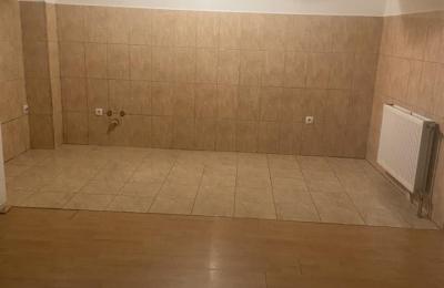 Ipet me qira banesa 3 dhomshe 86m2 kati 1 Qender