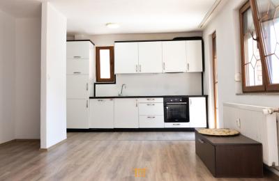 Banesa me qira 100m2 ne Bregun e Diellit