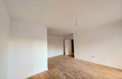 Ipet me qira banesa 4 dhomshe 119m2 kati 7 Rruga A