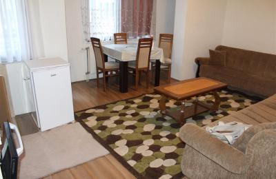 Shitet banesa 3 dhomshe 65m2 kati 2 lagja 4 Llullat