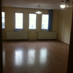 SHTEPI ME QERA 3 KATËSHE ME 450M2 NË QENDER PEJTON