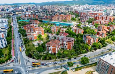 Banese me 3 dhoma gjumi me qira ne lagjen Bregu I Diellit