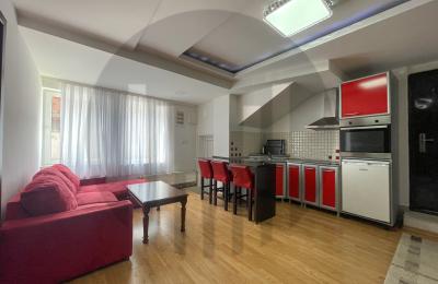 Banesë me 3 dhoma gjumi me qira në lagjen Aktash