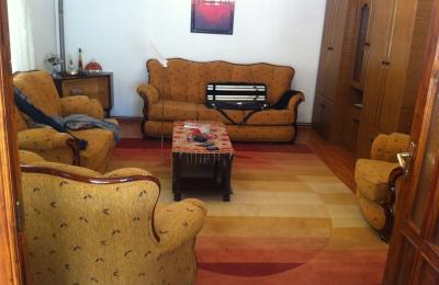 Ipet me qira shtëpia 2 katëshe, 240m2 Aktash