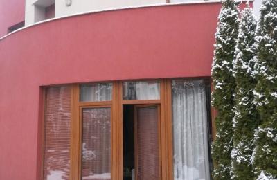 Ipet me qira shtëpia 2 katëshe 160m2 Kodra e Diellit