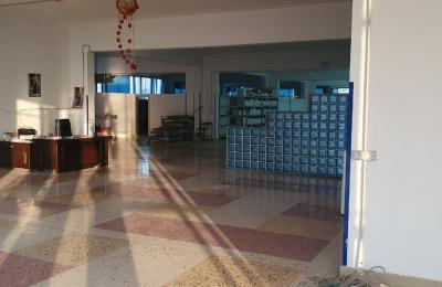 Jepet me Qera ambjent industrial ne Shkozet Durres .