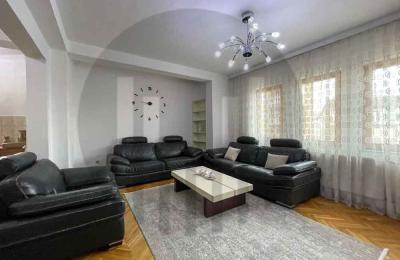 Banesë me 2 dhoma gjumi me qira në lagjen Aktash