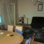 Ipet me qira banesa 4 dhomëshe 100m2 kati 4 në Lagjen Aktash