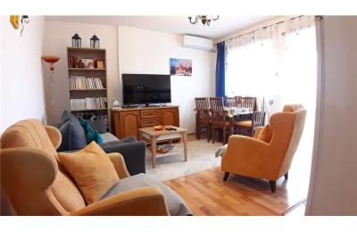 Shitet banesa 3 dhomshe 70m2 kati 6 Qender