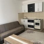 Ipet më qira banesa 2 dhomëshe 55m2 kati 1 Lagjen e Spitalit