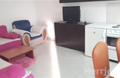 Ipet me qira kati 1 i shtëpise 2 dhomëshe 70 m2 në Fushë Kosove