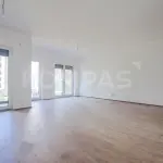 Ofrohet PËR ‪‎SHITJE‬ Banesë e gatshme 3+1 në afërsi të rrugës A në lagjen Prishtina e Re/Zona Qendër