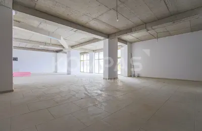 Ofrohet PËR QIRA Lokal në lagjen Prishtina e Re afer restaurantit "Castle"