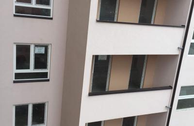 Shitet banesa 2 dhomëshe 62m2 kati 3 në Fushë Kosovë