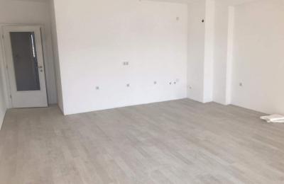 Shitet banesa 4 dhomsh 113m2 kati 7 Mati 1