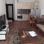 Ipet me qira banesa 3 dhomëshe 80m2 kati 1-rë në lagjen e Spitalit