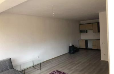 Shitet banesa 3 dhomëshe 101m2 kati 4 Fushë Kosovë