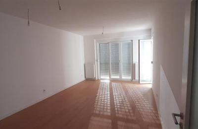 Shitet banesa 2 dhomshe 63m2 kati 2 Lagja e Spitalit