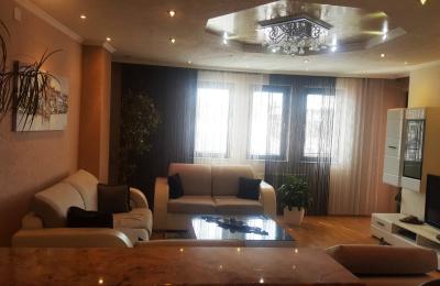 Ipet më qera banesa 4 dhomëshe 120m2 kati 3-të në lagjen Dodona