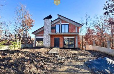 Vilë në SHITJE – 4 Dhoma gjumi – Gjilan – Makresh